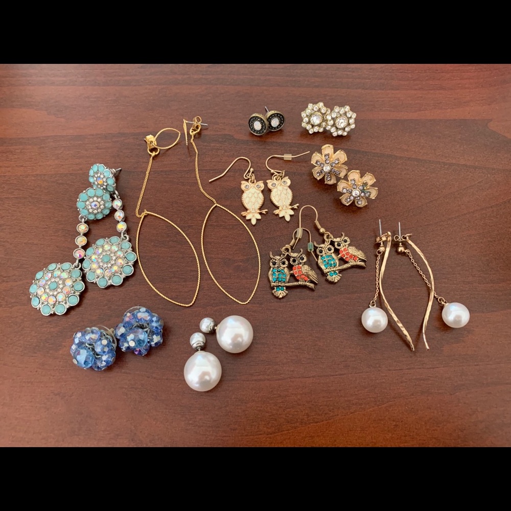 10 PAIRS OF EARRINGS